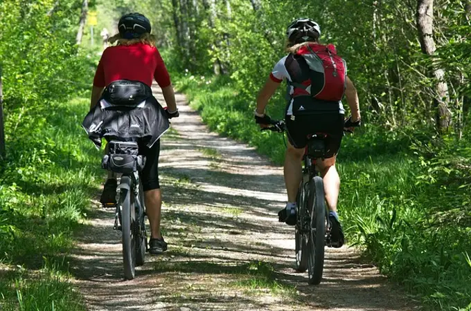 Cinco rutas para hacer con bicicleta por la Sierra de Madrid ahora que llega el buen tiempo