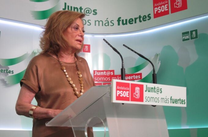 Presidenta del PSOE-A, Amparo Rubiales, en rueda de prensa.