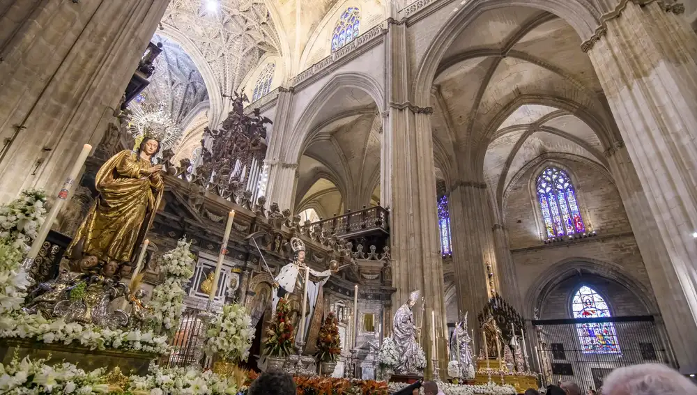 Los diferentes pasos del Corpus Christi están expuestos en el interior de la Catedral de Sevilla donde pueden ser visitados