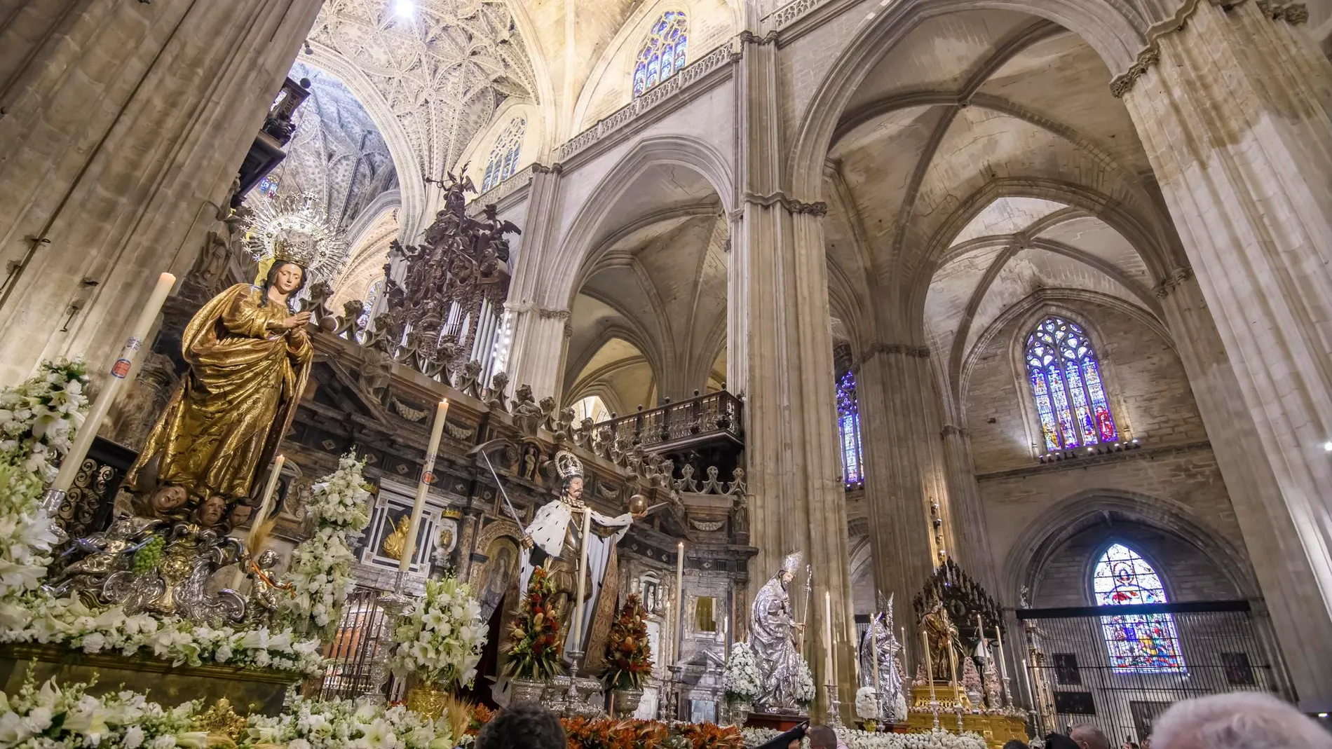 Los diferentes pasos del Corpus Christi están expuestos en el interior de la Catedral de Sevilla donde pueden ser visitados