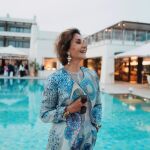 Naty Abascal con top transparente.