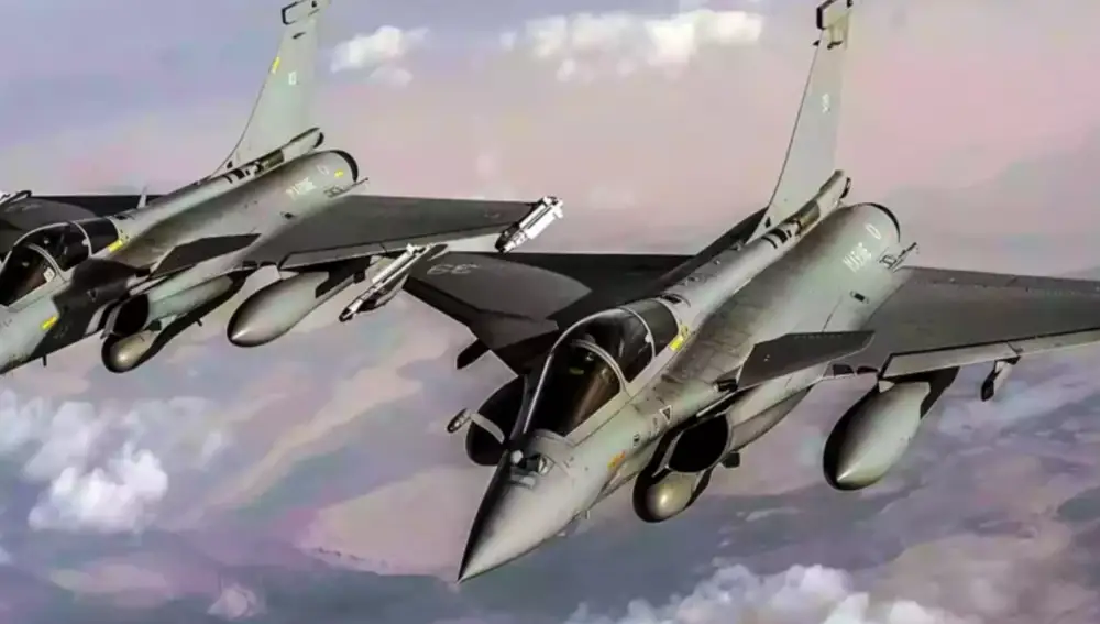 Cazas Rafale de la OTAN persiguen a aviones de combate de Rusia, en una imagen de archivo