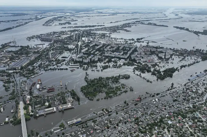 Armagedón ecológico de Jersón: «La inundación ha devuelto los cuerpos enterrados»