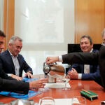 Carlos Mazón y Carlos Flores esta mañana durante la reunión