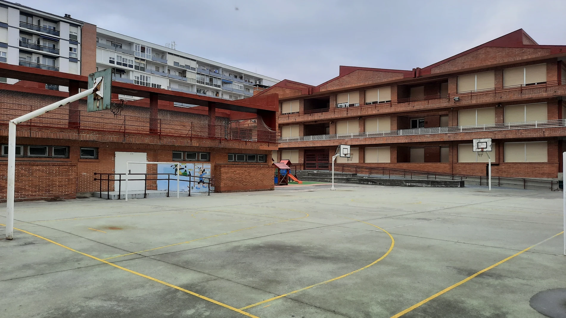 AMP.- Recetas de la OCDE ante el abandono escolar en España: Identificar centros vulnerables y fin del horario intensivo
