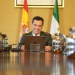 El presidente de la Junta de Andalucía, Juanma Moreno, en una reunión del Consejo de Gobierno en San Telmo