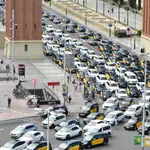 Élite Taxi convoca una marcha lenta contra la liberalización de los VTC