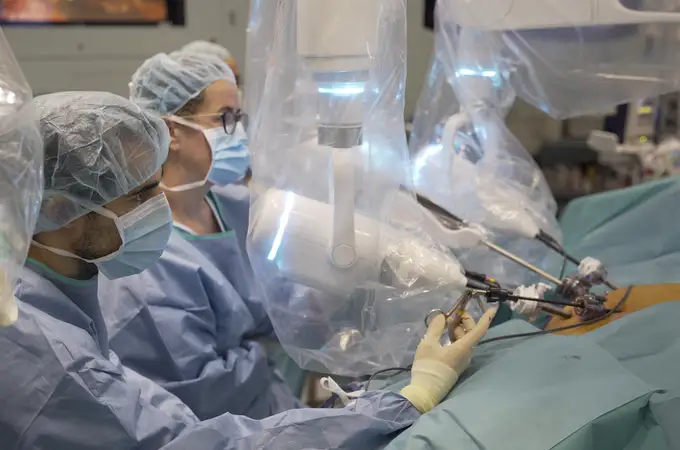 Un robot quirúrgico catalán favorece la universalización de la cirugía urológica de precisión 