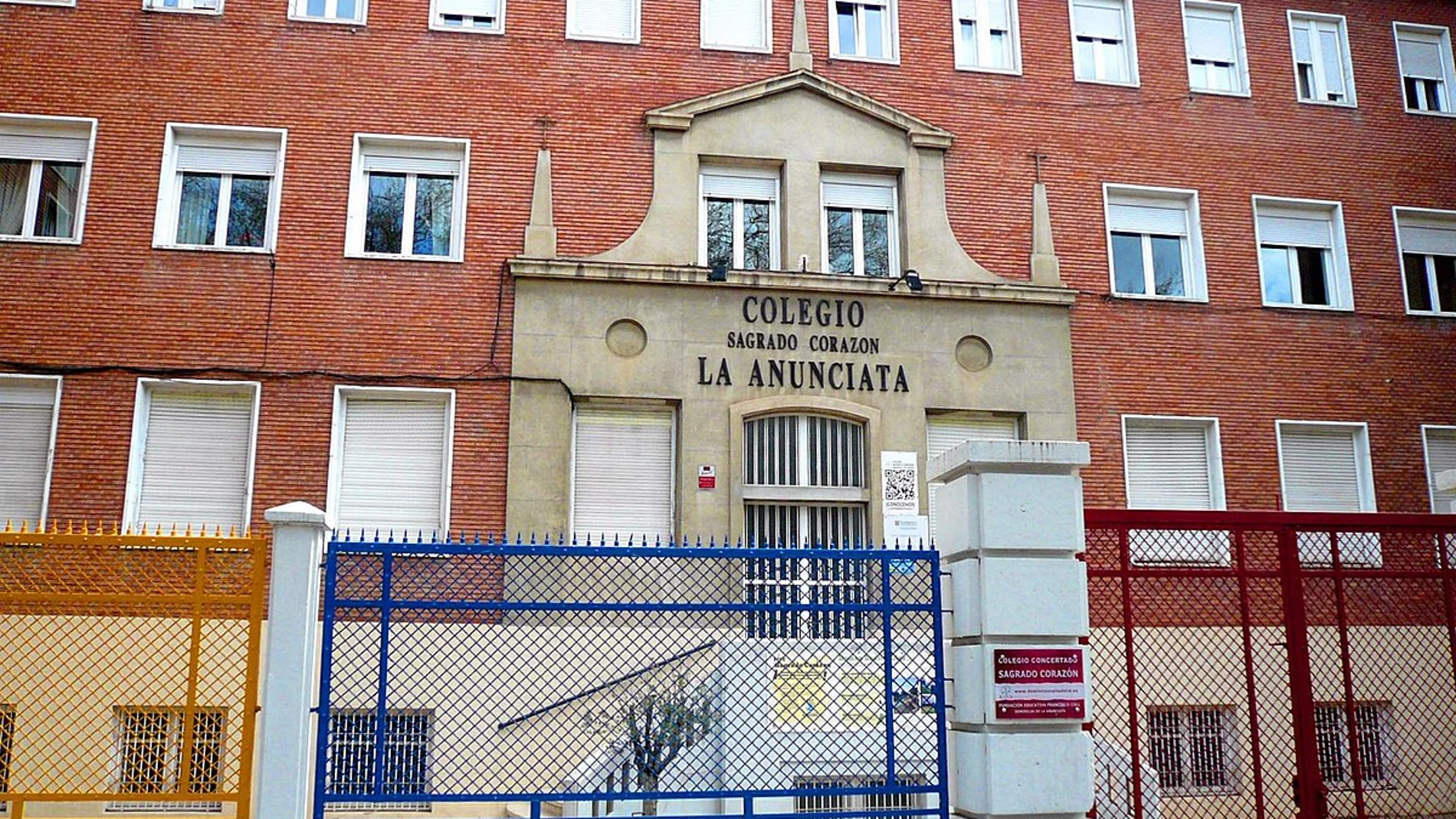Fachada del colegio de la Anunciata de Valladolid