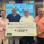 Caja Rural de Zamora acoge la entrega de un cheque a favor de la Asociación Síndrome de Down de Zamora