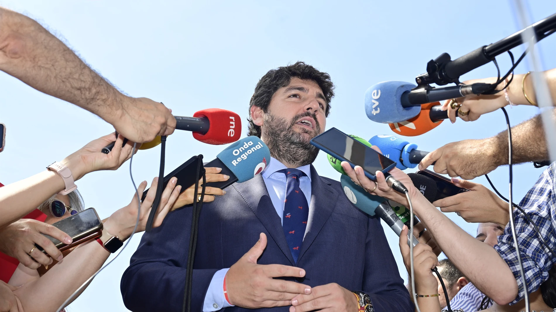 López Miras:"En todas las declaraciones de VOX piden medidas y políticas, no cargos, eso sería un buen punto de partida"