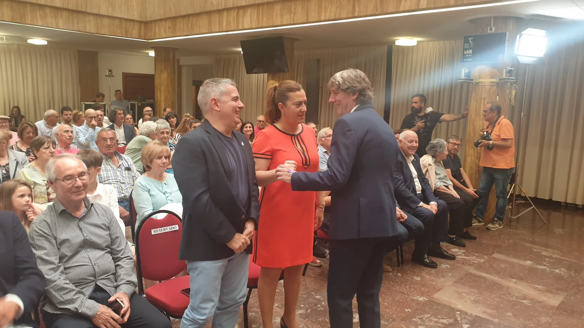 Carlos Martínez, reelegido alcalde de Soria en un acto en el que estuvo presente la delegada Virginia Barcones