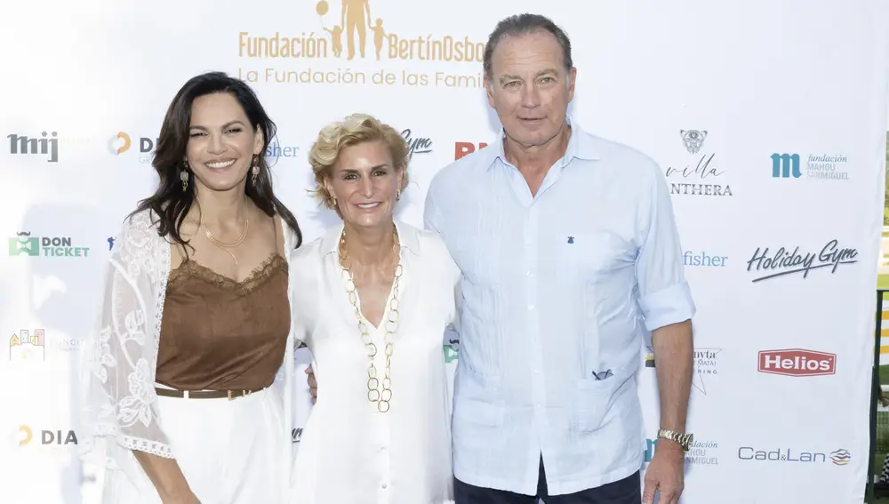 Fabiola Martínez, María Zurita y Bertín Osborne