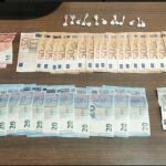 El dinero y la cocaína intervenidos por la Policía