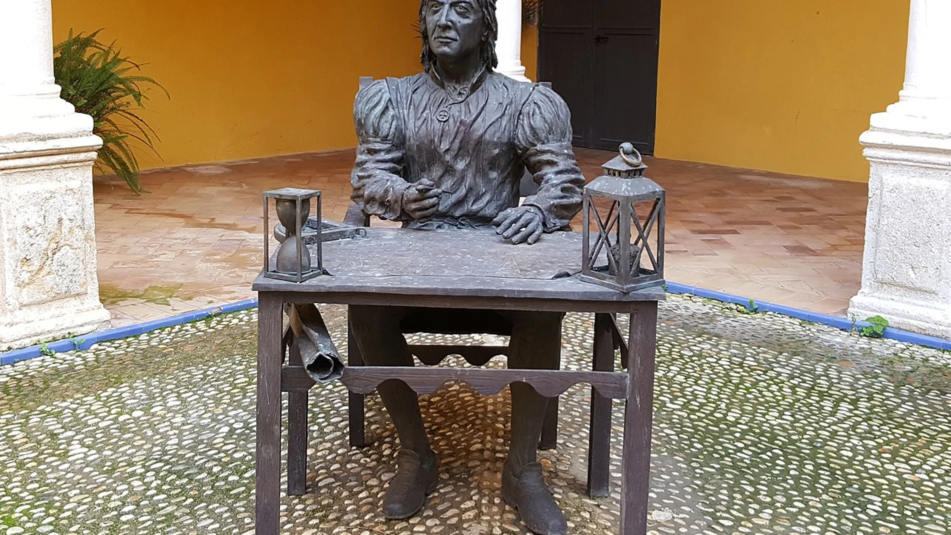 Monumento al navegante Pedro Alonso Niño