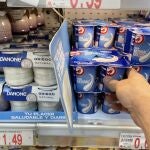 Alimentos de marca blanca y precios de alimentos en supermercados.