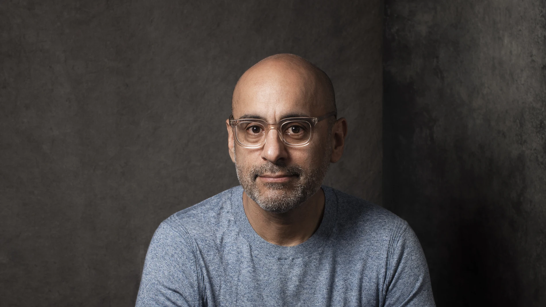 Gustavo Rodríguez es ganador del Premio Alfaguara de Novela 2023 por "Cien cuyes"