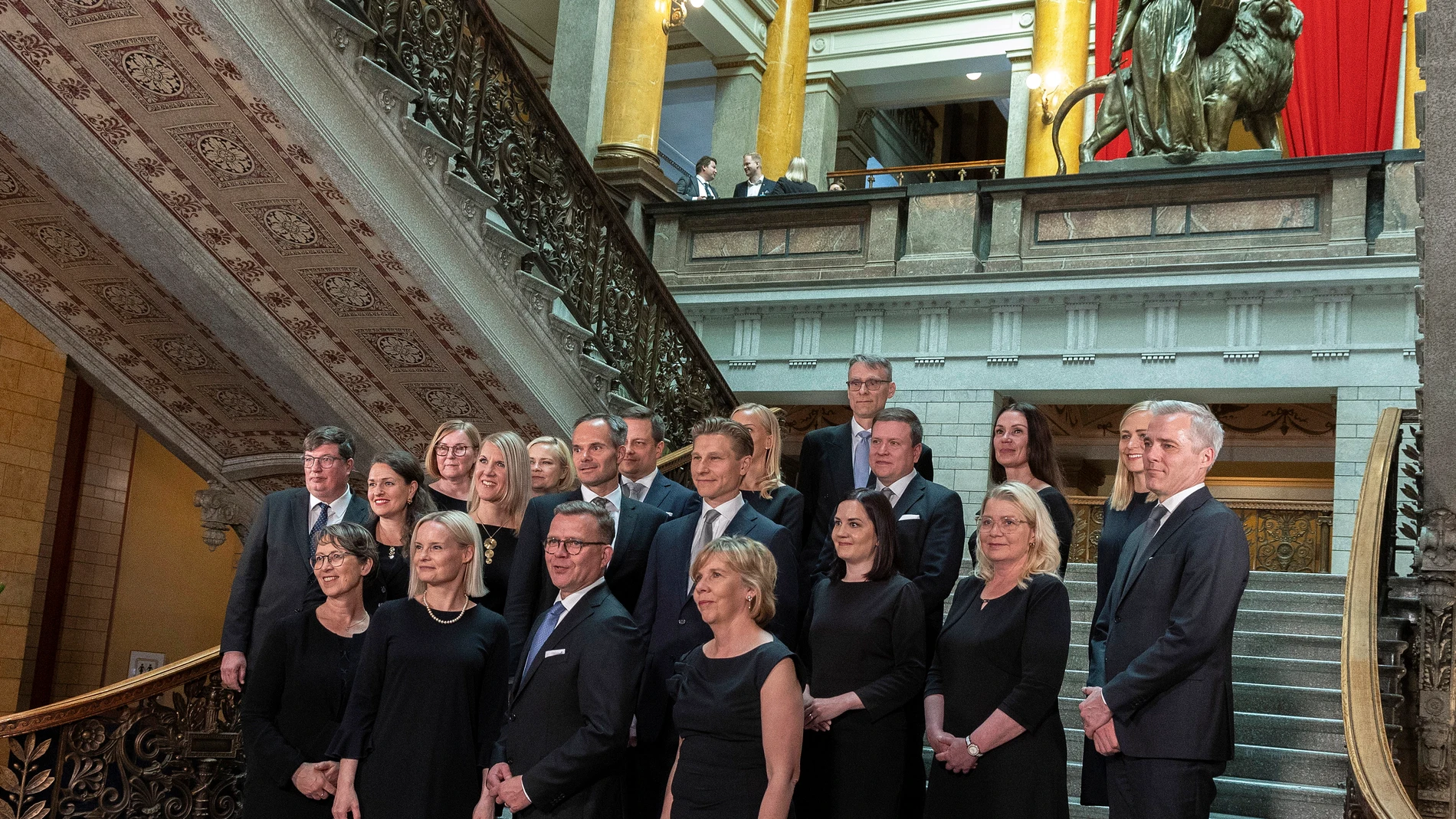 Helsinki (Finland), 20/06/2023.- (Front row) New Finland'Äôs Prime Minister Petteri Orpo (2R) with his new government'Äôs ministers Agriculture and Forestry Sari Essayah (L), Finance Riikka Purra (2L) and Justice Anna-Maja Henriksson (R) and other pose for a family photo in Helsinki, Finland, 20 June 2023. The President of the Republic appointed Finland'Äôs 77th Government, led by Prime Minister Petteri Orpo with 19 ministers. (Finlandia) EFE/EPA/MAURI RATILAINEN