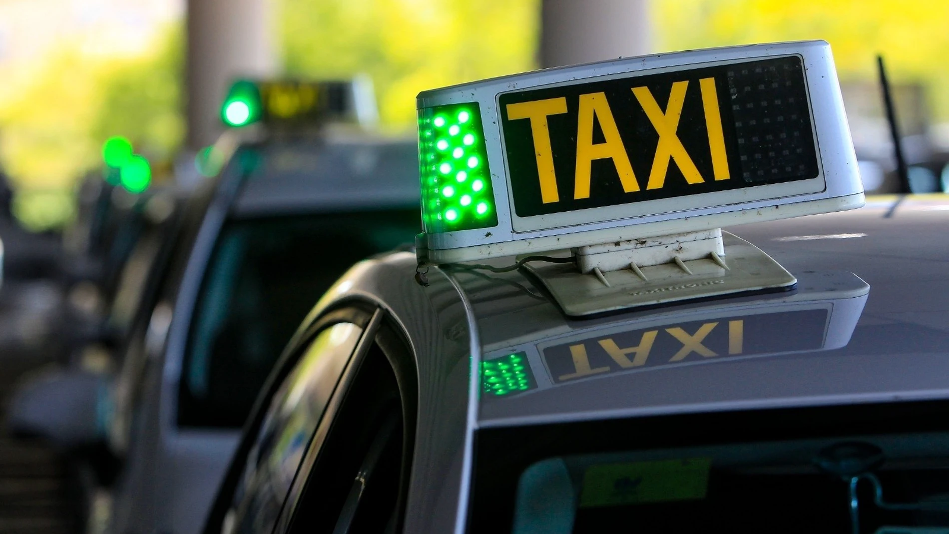 MADRID.-El sector del taxi mantiene la manifestación de este jueves, pero aprecia "buena voluntad" desde Transportes