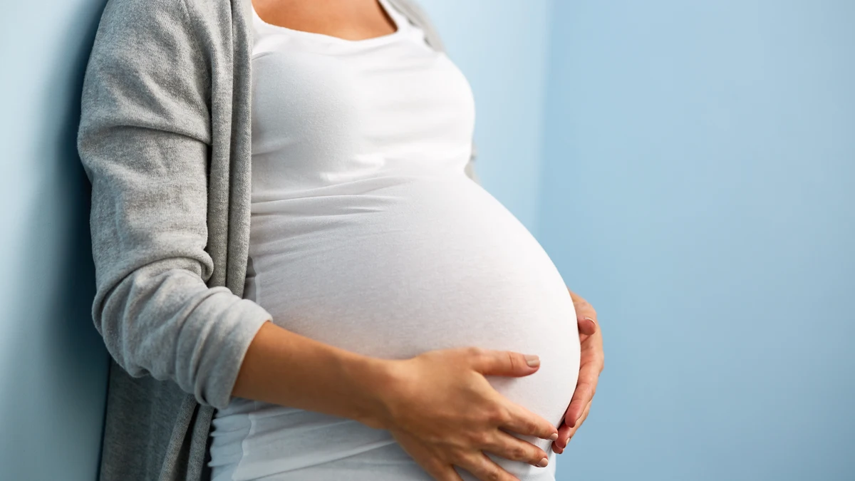 Advierten de que tomar un edulcorante común en el embarazo tiene riesgos para la salud