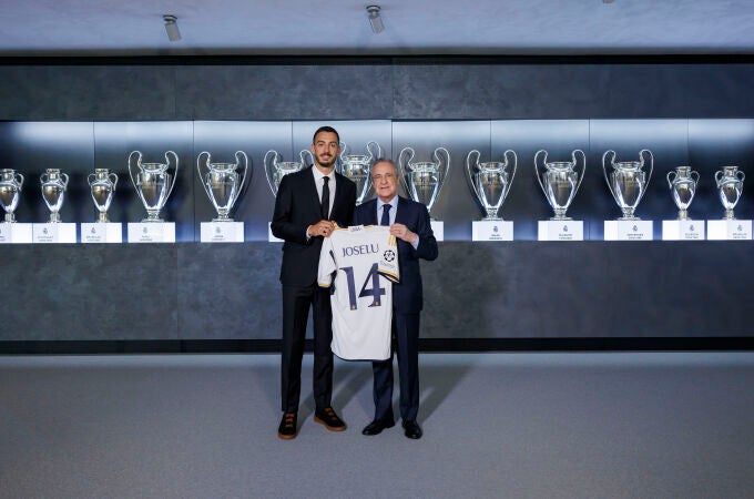 Presentación Joselu en el Real Madrid