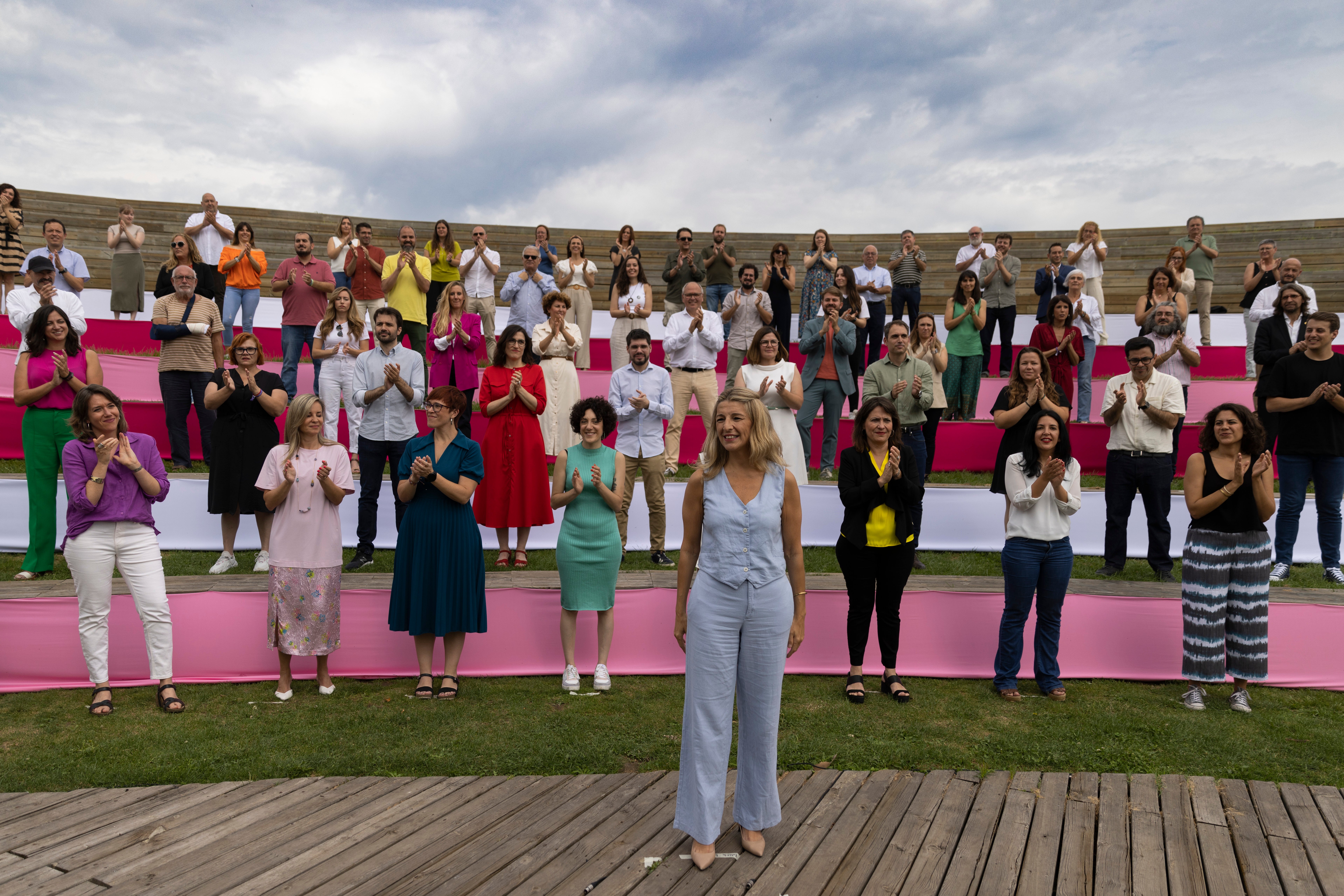 La coalición SUMAR presenta las candidaturas con los dos primeros candidatos de cada circunscripción. Yolanda Díaz realiza una intervención.