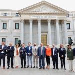 La junta directiva de la Asociación de la Industria Alimentaria de Castilla y León, Vitartis, se reúne en el Congreso de los Diputados