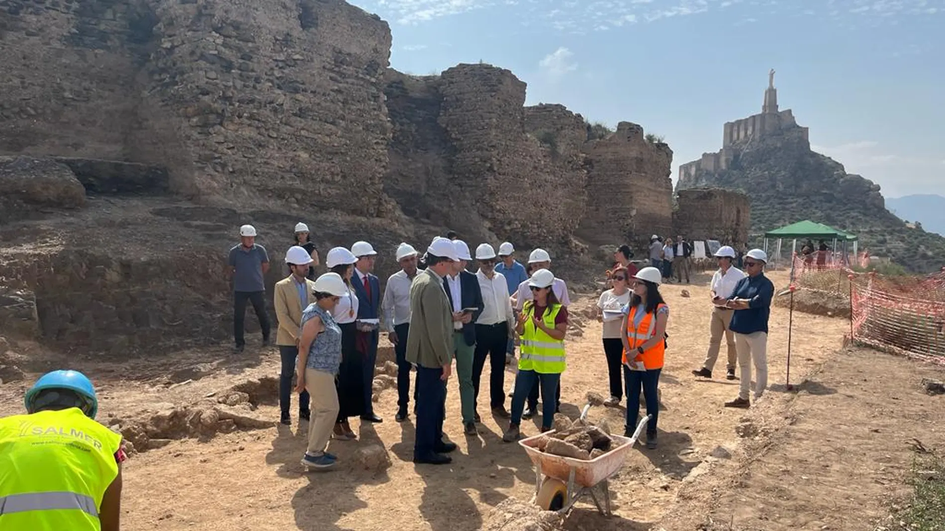 La realización de los trabajos permitirá la apertura y acondicionamiento de un itinerario peatonal que posibilitará que el público pueda visitar las obras