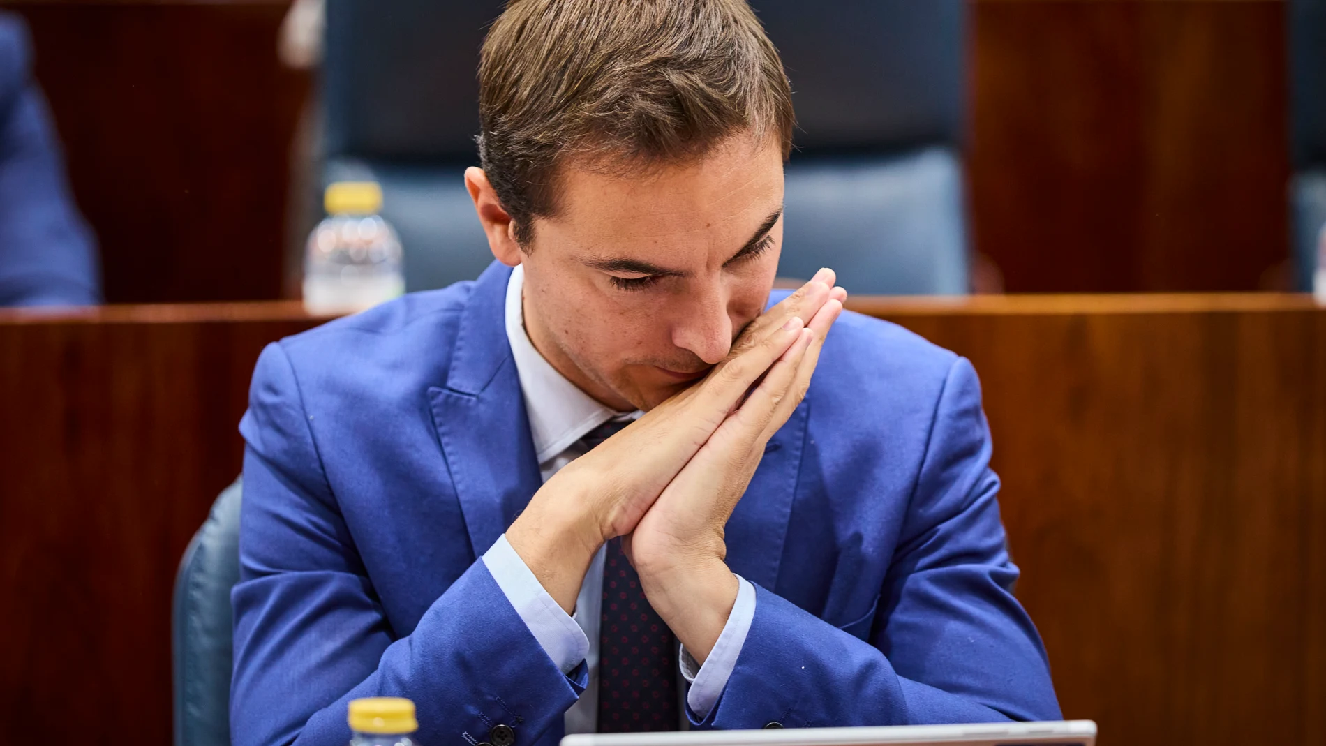Juan Lobato (Psoe) durante la segunda jornada del debate de investidura de la Presidenta de la Comunidad de Madrid, este jueves en la Asamblea de Madrid. . © Alberto R. Roldán / Diario La Razón. 22 06 2023