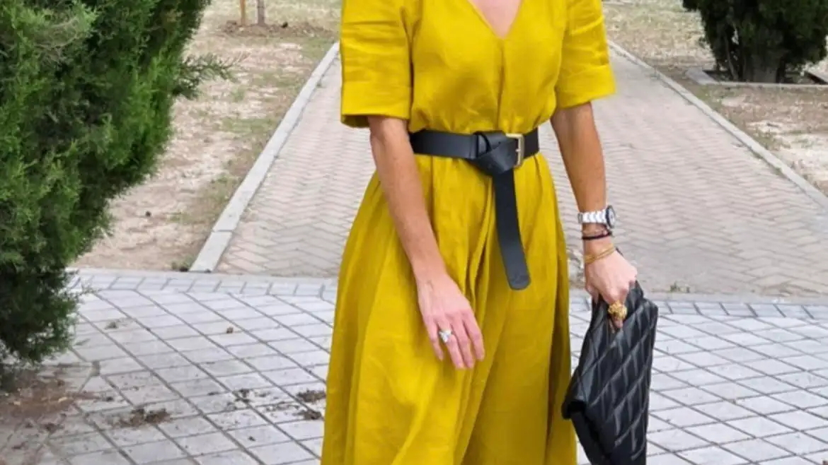 Amelia Bono con túnica de Zara.