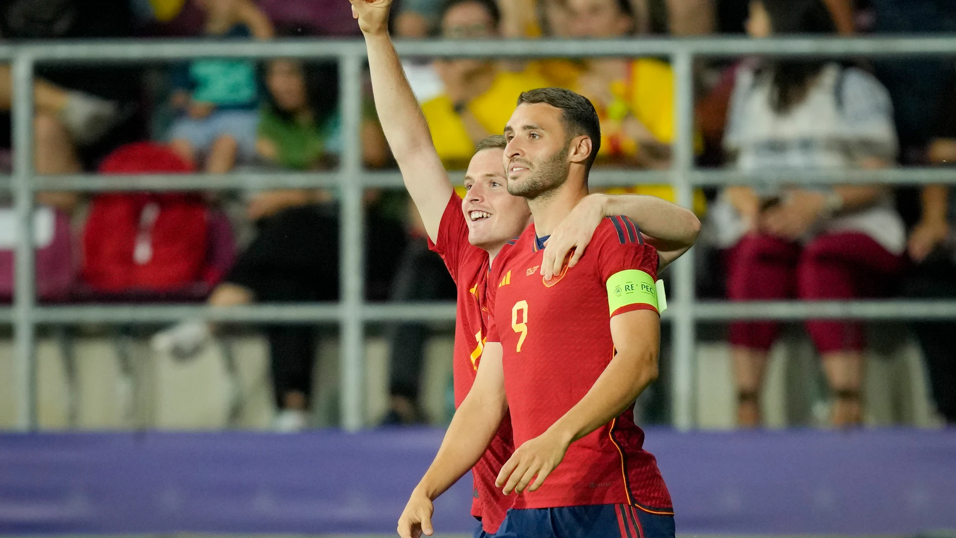 Abel Ruiz of Spain, right, celebrates after scoring his side's first goal during the Euro 2023 U21 Championship soccer match between Spain and Croatia at the Giulesti stadium in Bucharest, Romania, Saturday, June 24, 2023.(AP Photo/Andreea Alexandru)