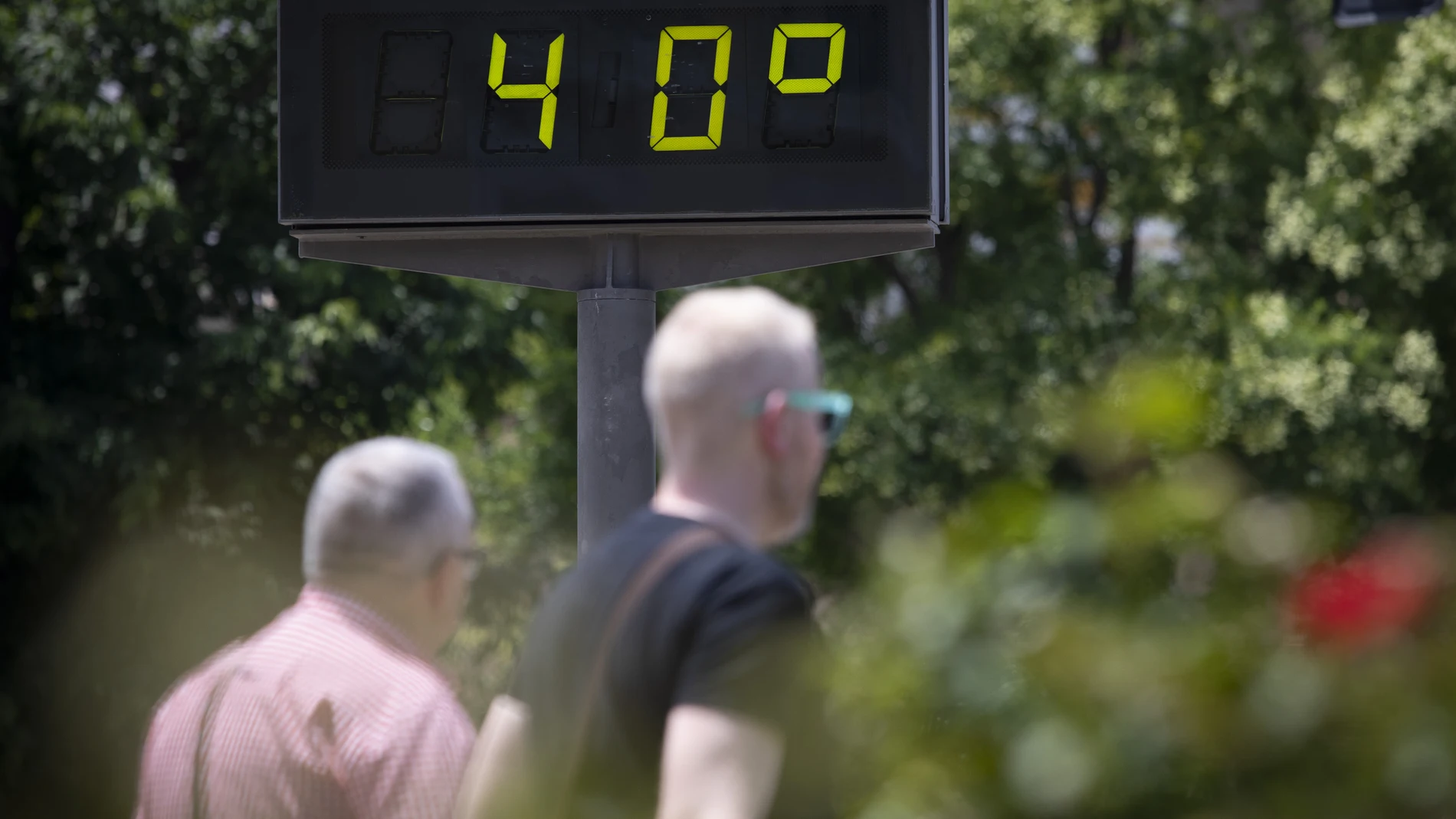 El calor se intensifica este domingo con 27 provincias en aviso amarillo o naranja y máximas de 43ºC