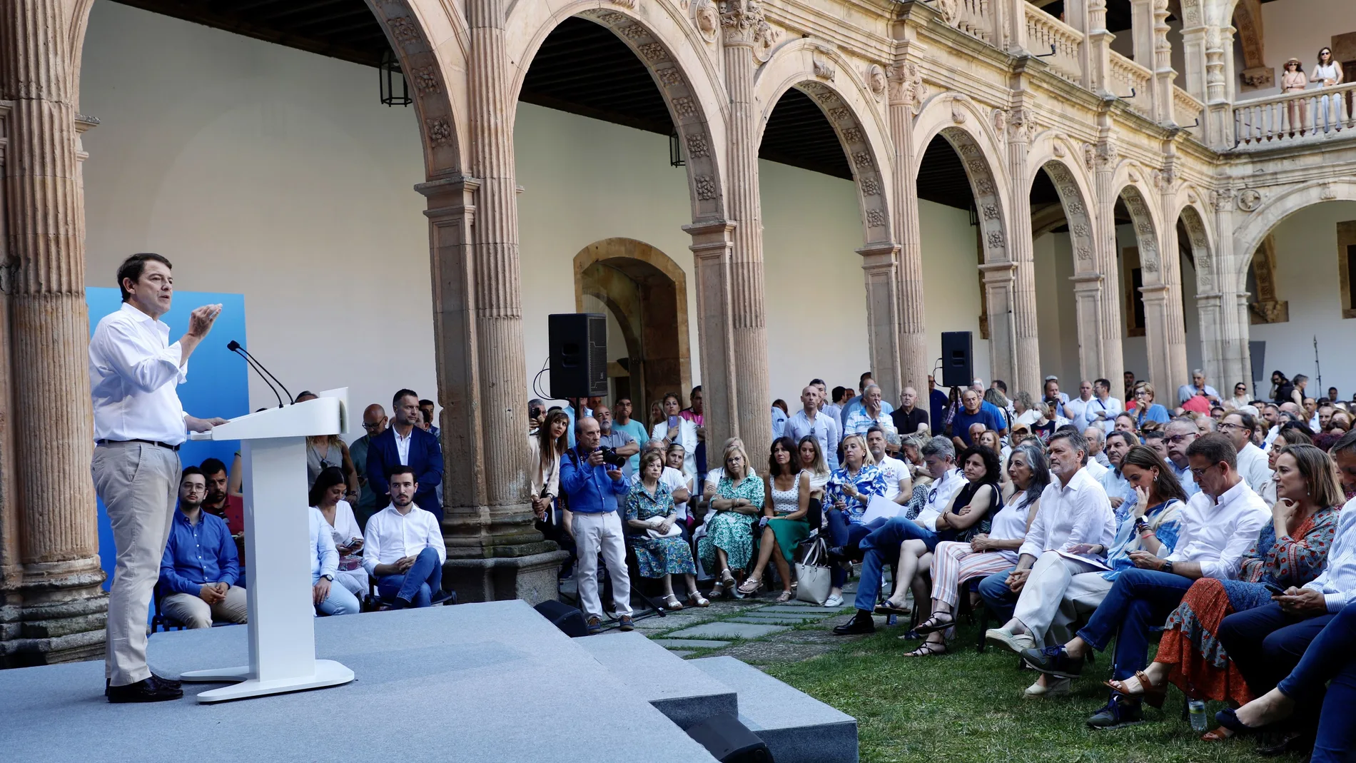 Mañueco interviene en el acto sectorial del PP en Salamanca sobre familia y políticas sociales