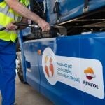 Economía.- Repsol alcanza las 10 estaciones de servicio con suministro de combustible 100% renovable