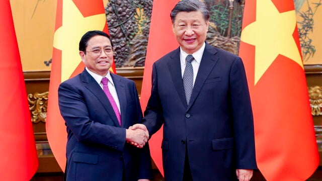 Chinese President Xi Jinping meets with Vietnam PM Pham Minh Chinh