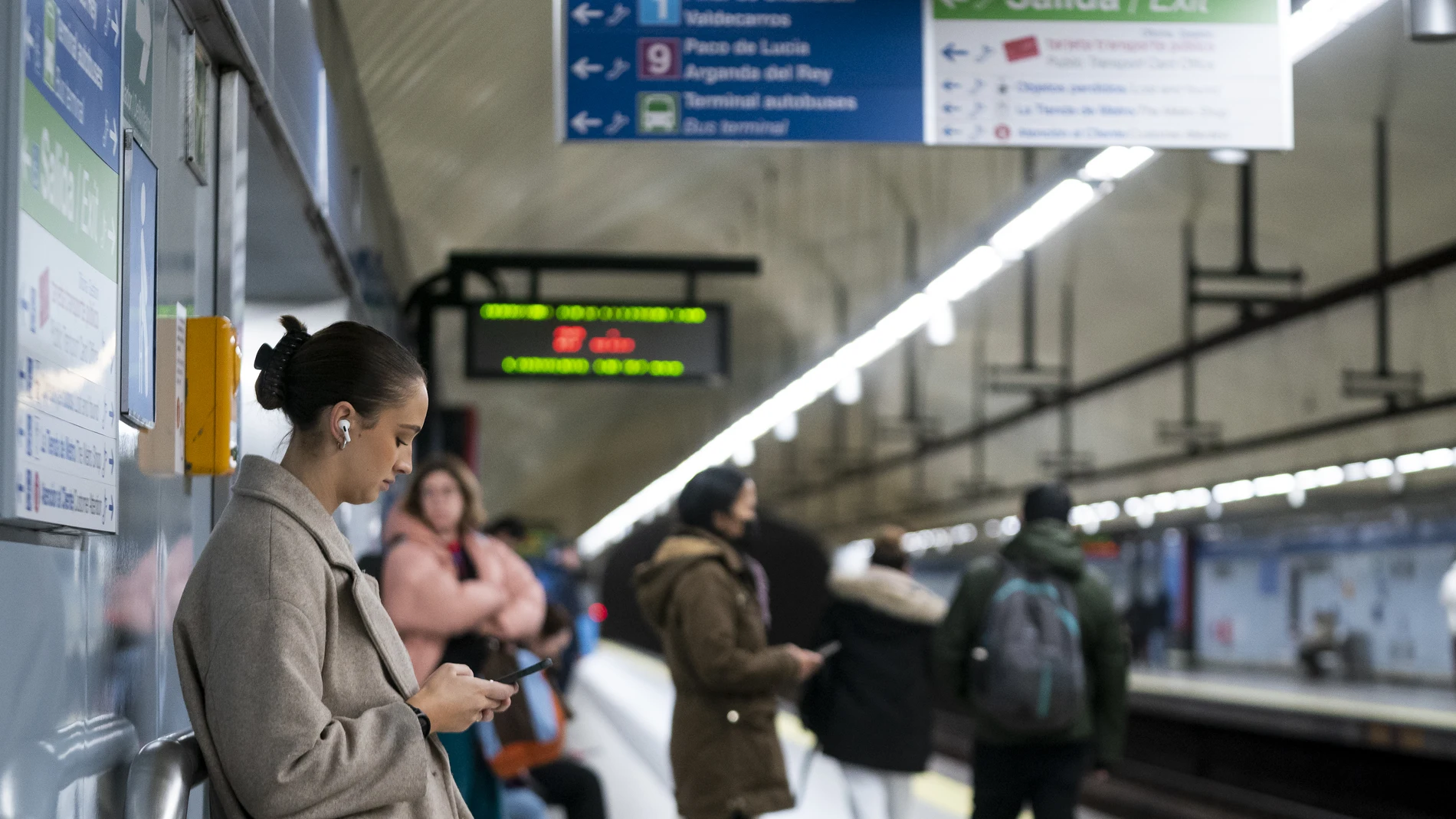 Persecución de dos ladrones por las vías del Metro