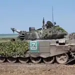 Imagen del carro de combate T-72B3 ruso capturado por las tropas ucranianas