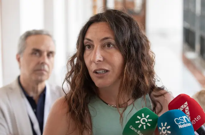 La defensa de las familias de la consejera de Igualdad andaluza ante Vox: 