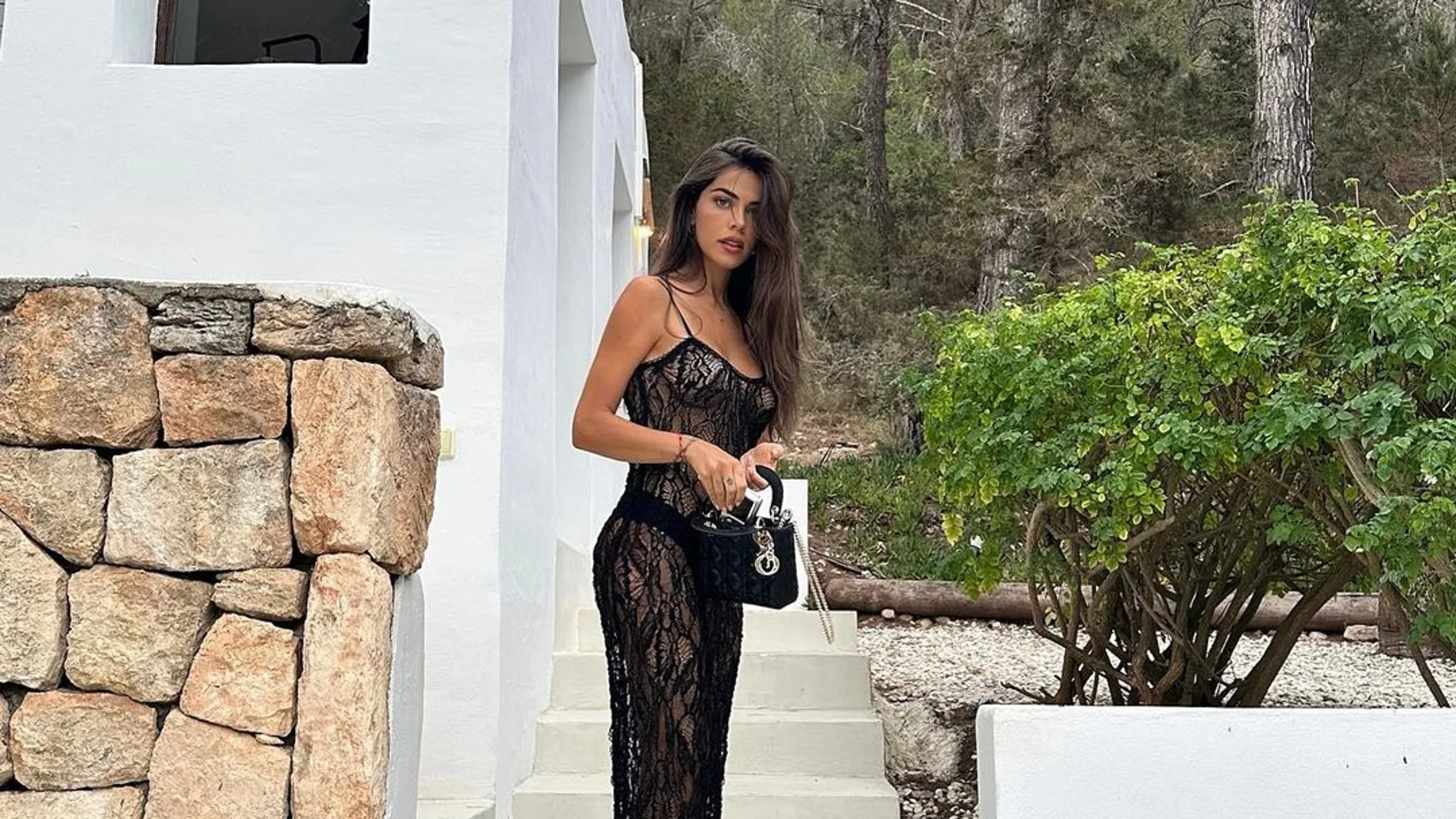 Violeta Mangriñán con vestido de rebajas de Zara.