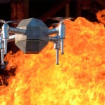 Desarrollan un dron resistente al fuego para usarlo en el rescate de personas atrapadas en incendios.