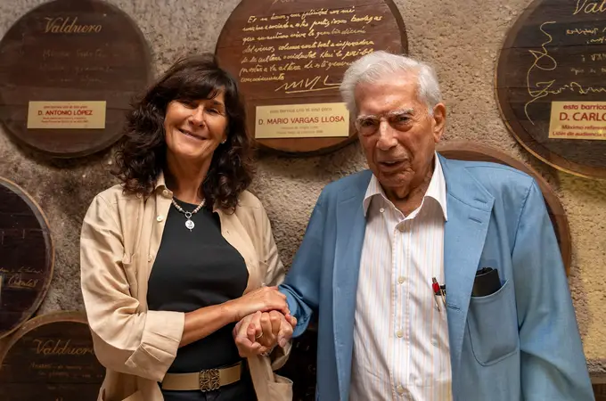 Mario Vargas Llosa visita el selecto club «La Tenada de Valduero»