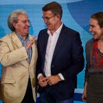 El líder del PP, Alberto Núñez Feijóo presenta este viernes el programa electoral de su partido en lo referente a la cultura, junto a César Antonio Molina, que fue ministro de Cultura en el Gobierno del socialista José Luis Rodríguez Zapatero. Asisten Marta Rivera y Cuca Gamarra. 30 06 2023