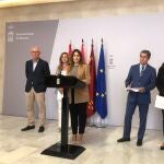 La vicealcaldesa y portavoz del equipo de Gobierno del Ayuntamiento de Murcia, Rebeca Pérez, acompañada de concejales del equipo de Gobierno