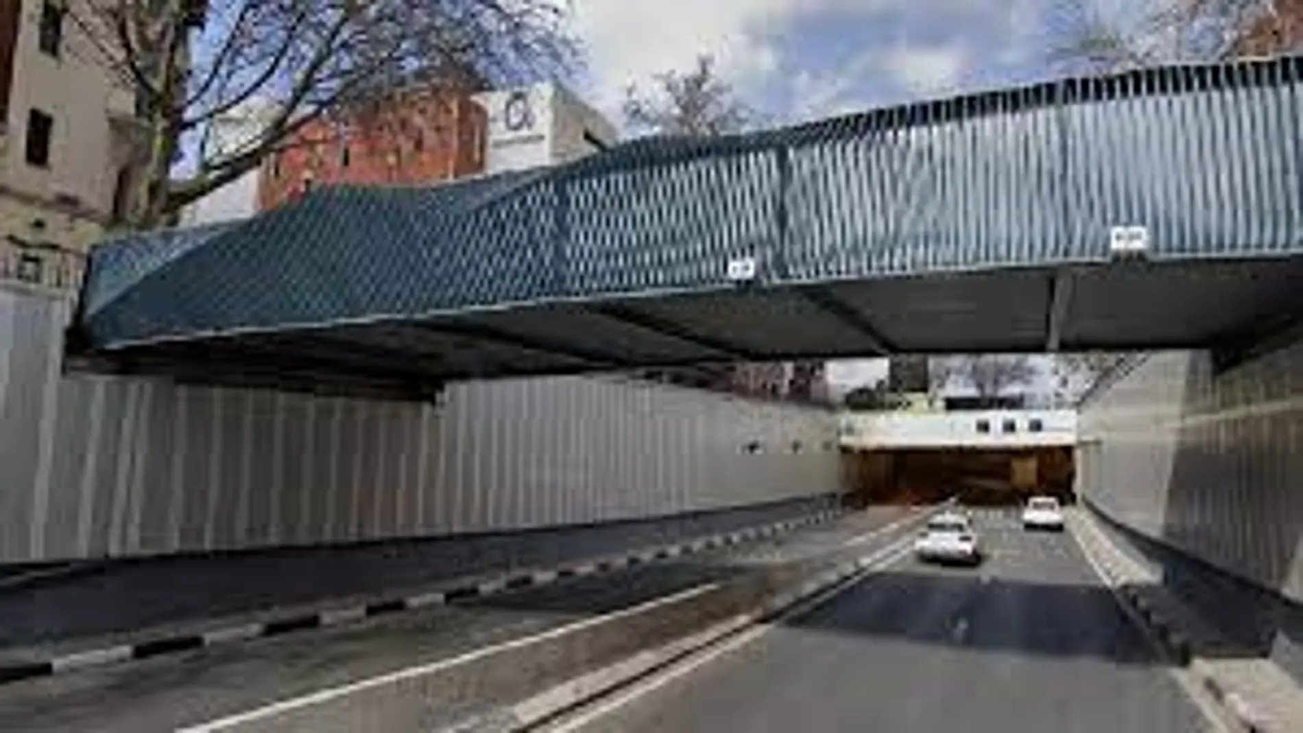 El túnel de Manuel Becerra cierra este lunes al tráfico por las obras