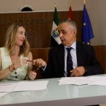 El acuerdo de PP y Vox en Extremadura apunta a la derogación de la ley de memoria y reducir fondos a sindicatos
