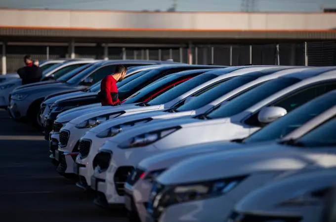 Las ventas de coches suben un 7,6% en agosto a pesar de la caída del mercado de alquiler