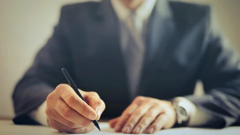 Firma de un contrato legal