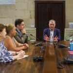El alcalde de Sevilla, sobre los cortes de luz: "No voy a mirar para otro lado"