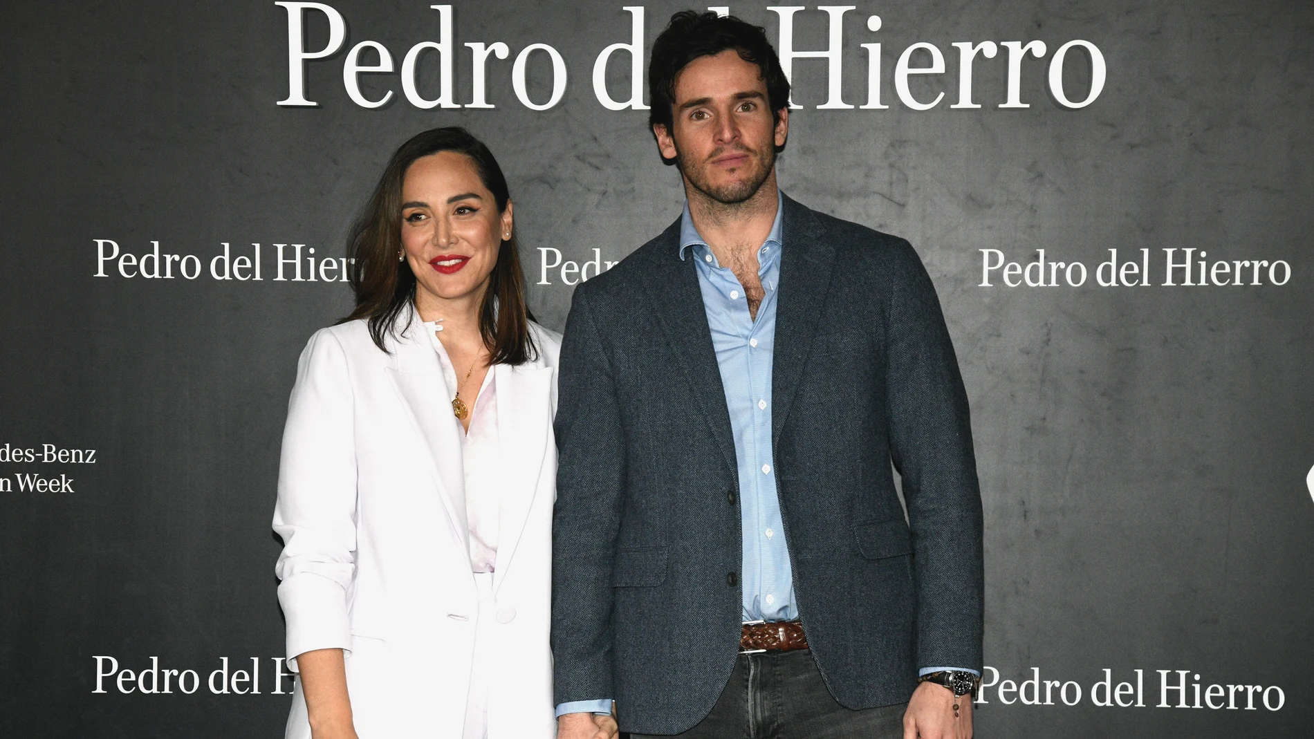 Tamara Falcó e Iñigo Onieva posan en el photocall de la firma Pedro del Hierro