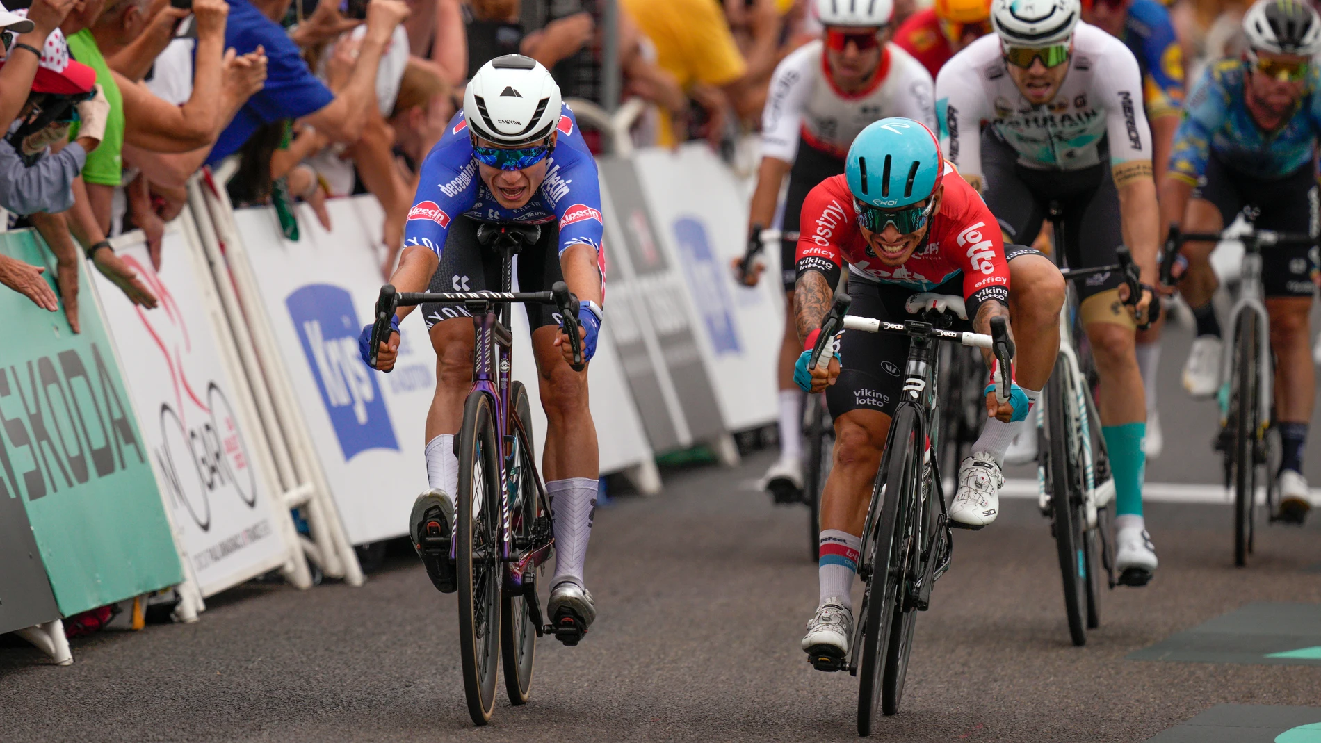 Jasper Philipsen sumó su segunda victoria de etapa en el Tour